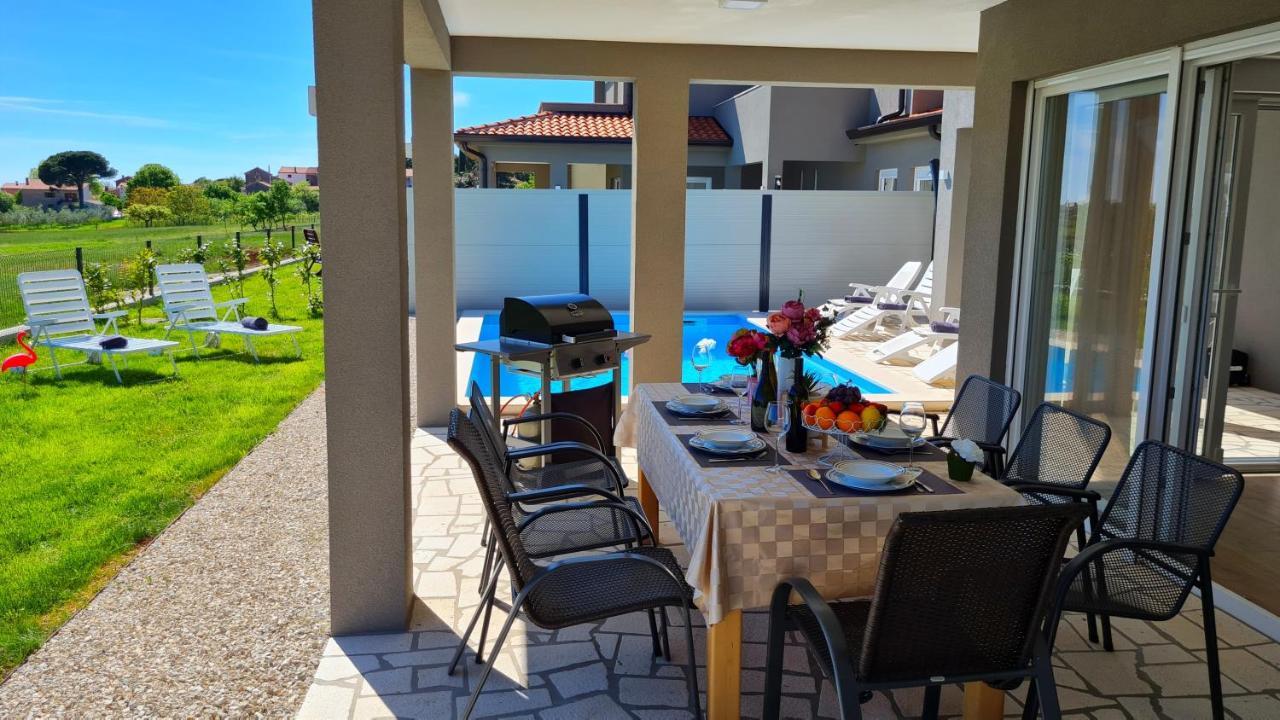 Villa Robert Kaštelir Exterior foto