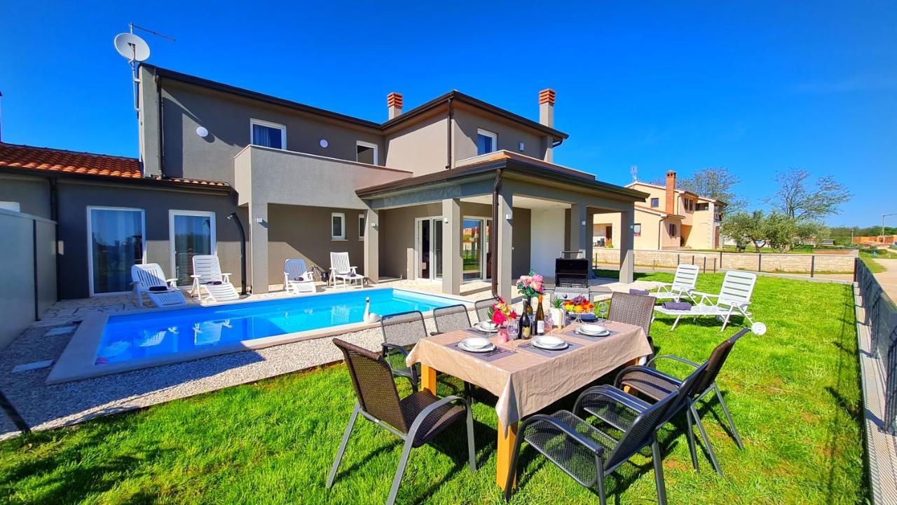 Villa Robert Kaštelir Exterior foto
